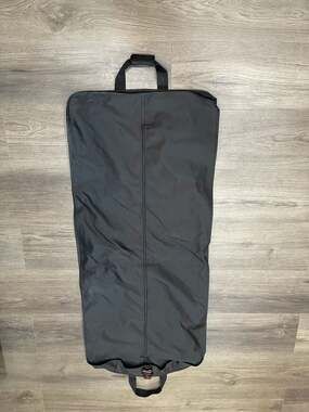 Wally Bags 50” Garment Bag With Accessory Pockets Business Travel Black Tumult
